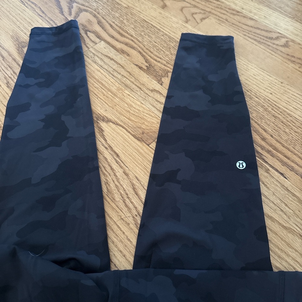 Lululemon Fast and Free High-Rise Tight 25” Pockets Size 10 NWOT - Picture 9 of 14